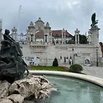 Premium By The Danube With Ac بودابست